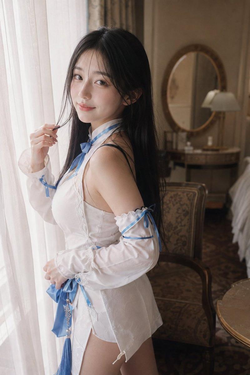 清晨窗边酒店人像
