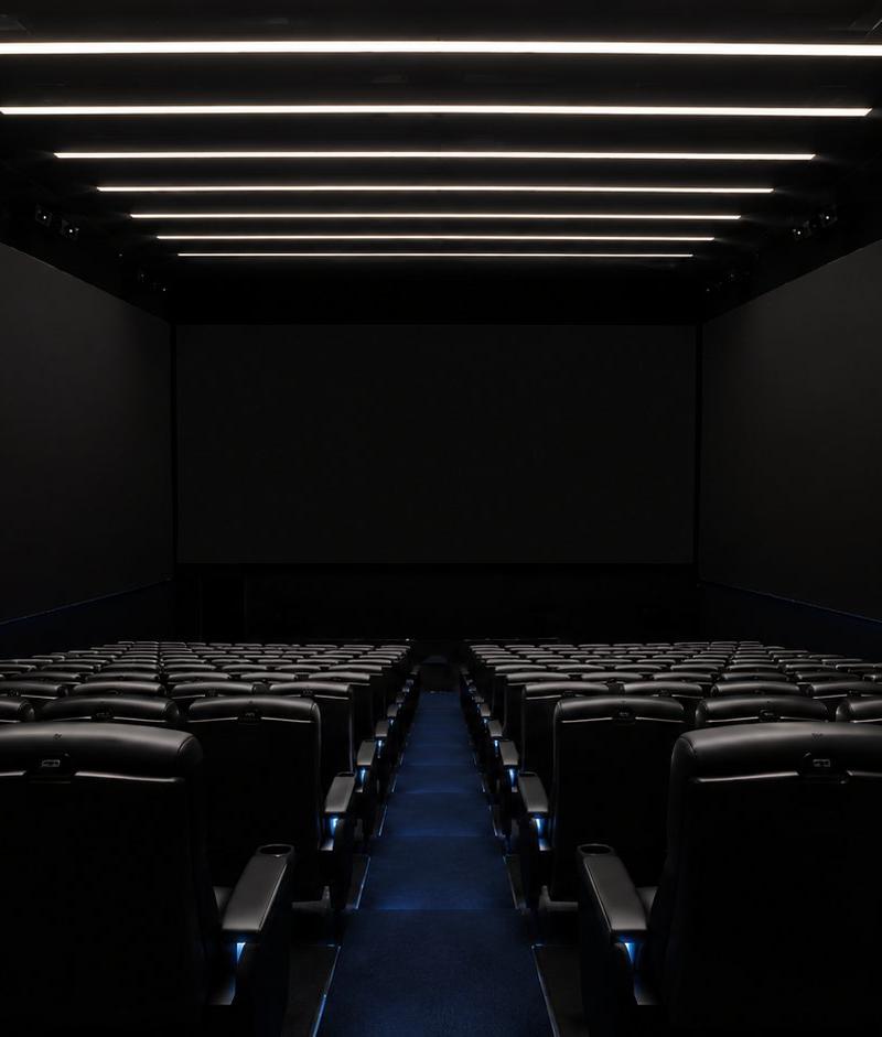 照片级真实感的 4DX 电影院放映厅