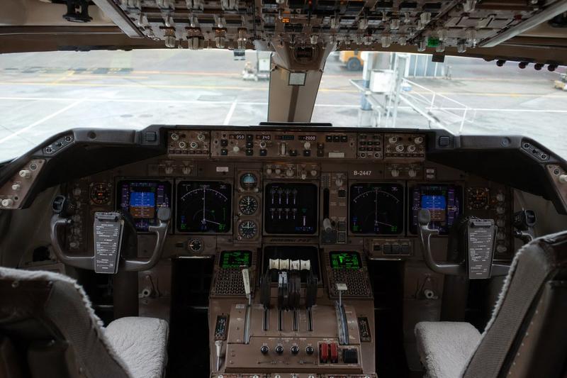超写实波音 747 驾驶舱