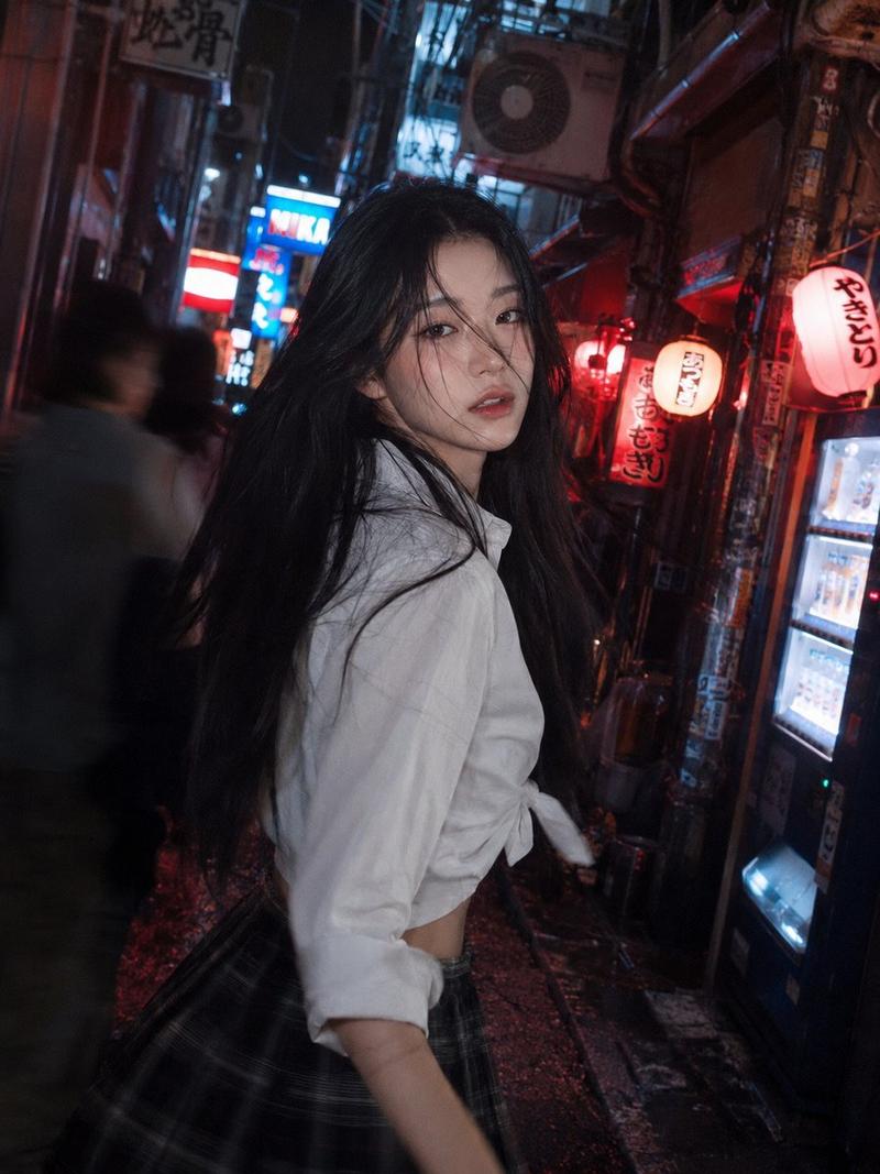 东京后巷霓虹快照