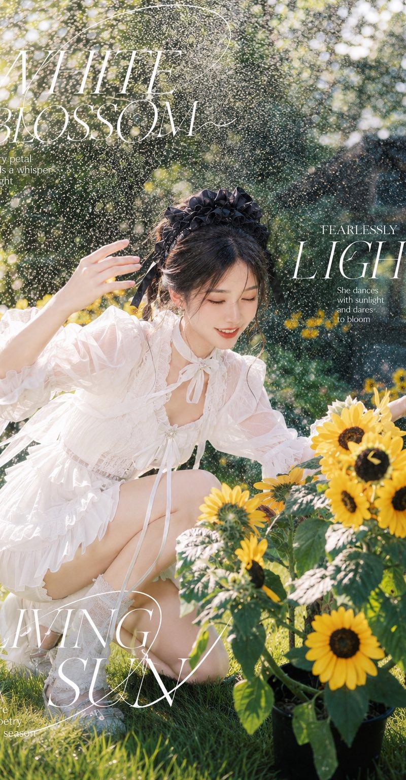 白色花卉夏日花园海报